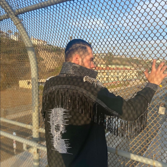 men's jacket on the lining finished with sequins, fringes and metal decorations - Picture 16 of 16